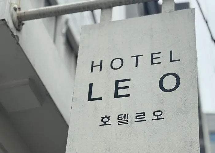 ホテル Le'o *
